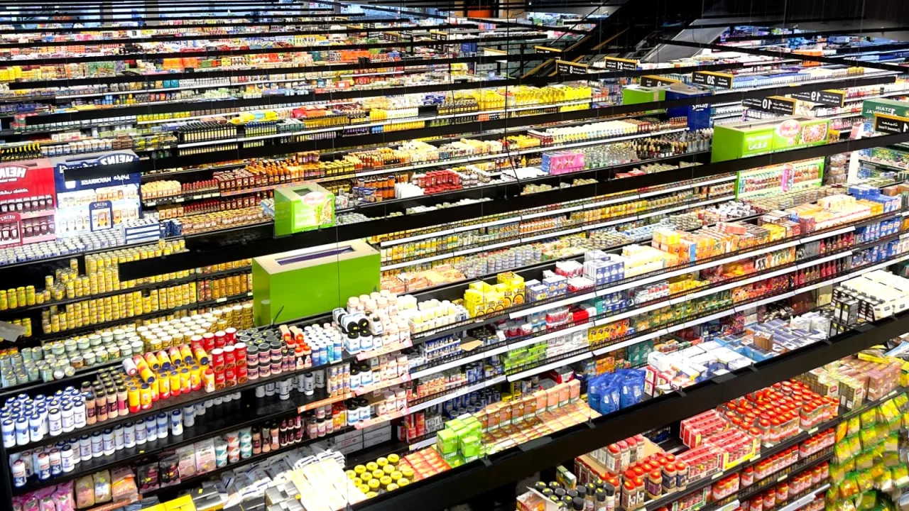 Market reyonunda ev dekorasyon ürünleri